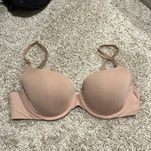 Victoria Secret Tshirt Demi Bra
